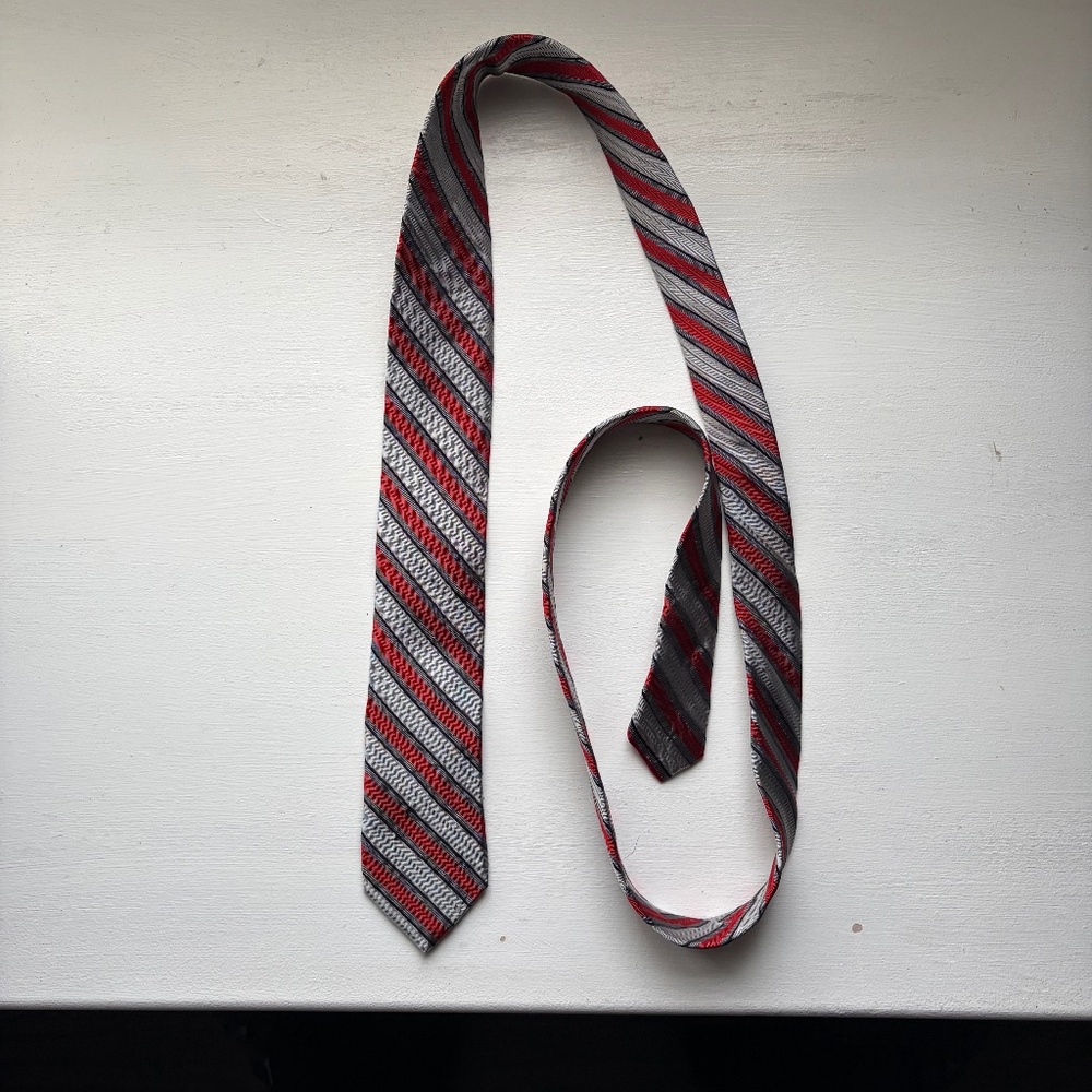 Calvin Klein 100% Silk Tie